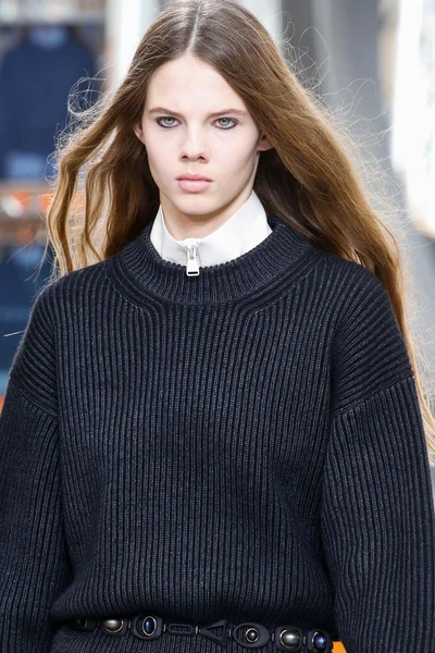 Look 93